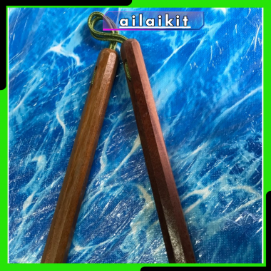 Côn Nhị Khúc Gỗ Dây Dù – Lựa Chọn Hoàn Hảo Cho Người Yêu Võ Thuật và Lý Tiểu Long