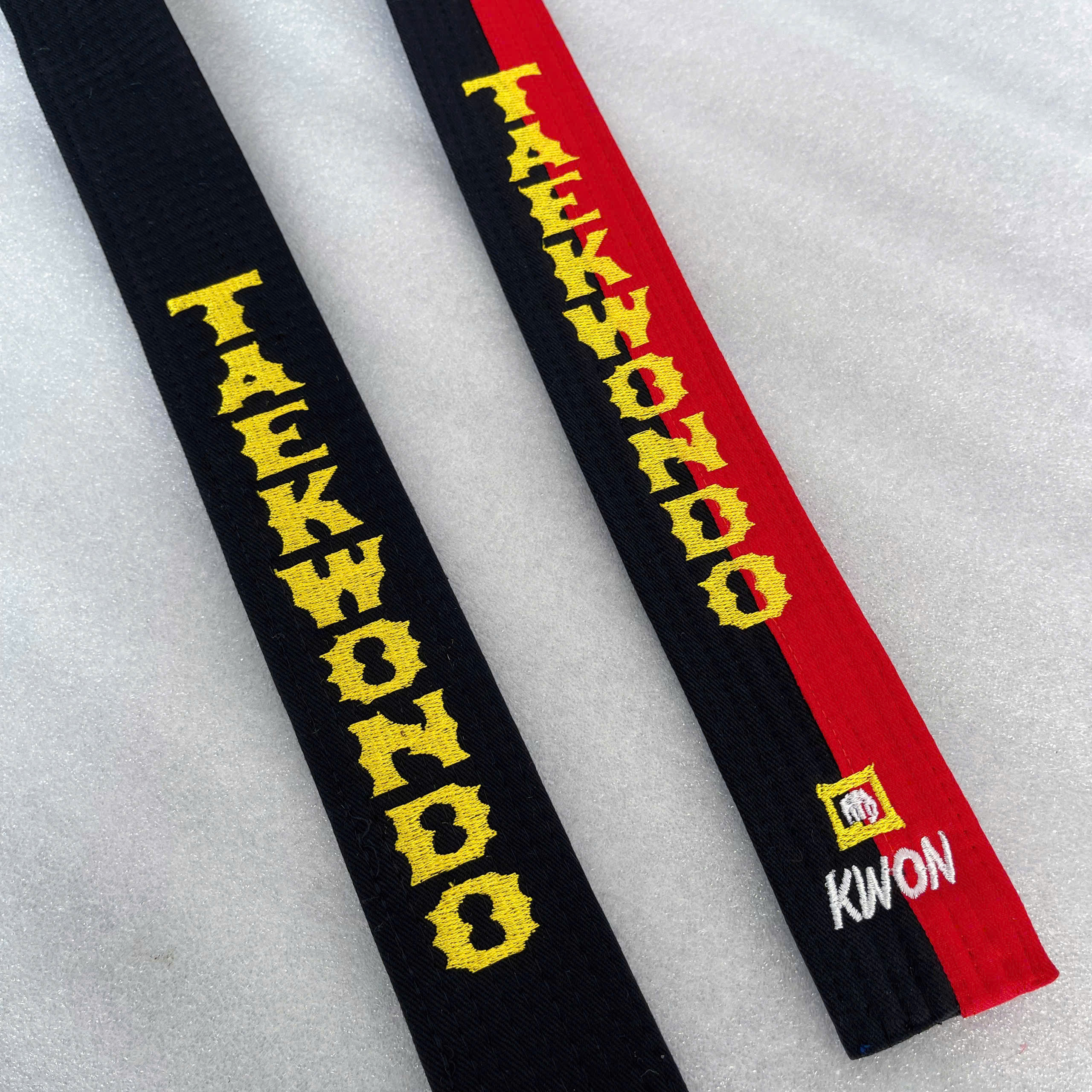 ĐAI ĐEN, ĐAI ĐỎ ĐEN TAEKWONDO | Đai đen taekwondo, Đai đỏ đen taekwondo loại tốt, th&ecirc;u xuy&ecirc;n 2 mặt đai nhiều mẫu